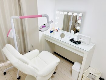 エクシアホワイトニング 京都四条店/セルフホワイトニング施術台