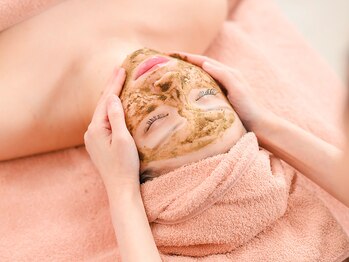 スロウスパ(Slow Spa)の写真/【小顔コルギ＆ハーブピーリングSET★75分￥5980】華奢なフェイスライン&触りたくなるツヤ肌を手に入れて♪