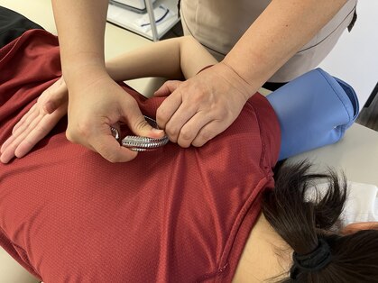 足もみ まれの写真