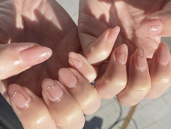 フレイムス アイラッシュ アンド ネイル(FRAMES)の写真/大人女性に大人気シンプルネイルでオシャレな指先に★ハンド/フットの毎月のお手入れも【FRAMES】にお任せ!