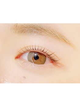 ナチュラル上品な目元にしたい