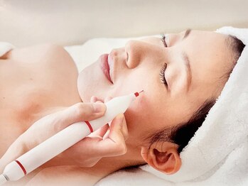 シュシュ 立川駅前(ChouChou)の写真/予約殺到の【REAGE-リアージュ-】気になるシミを改善♪ピンポイントで狙い撃ちする本格ケア★