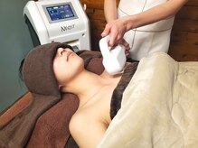 サロン ド ムニ/ふっくらバストケア　光バスト＊