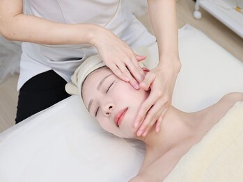 ダリア(Dahlia)/人気の小顔コルギ