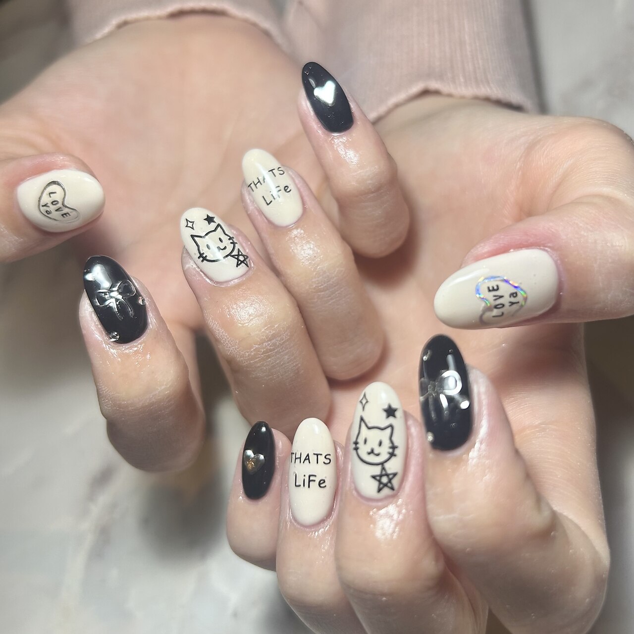 水色グラデーションネイルチップ クロム文字 黒ギャル猫 y2k y2kネイル