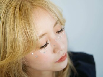 クプ アイラッシュプラス(qup)/フラットラッシュ/LEDマツエク