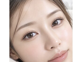 メゾンウール(Maison HEURE.)の写真/【JEA1級アイリスト在籍】すっぴんでも浮かない♪丁寧な似合わせ提案で、大人女性の上品な目元へ