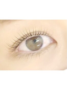 ナチュラル上品な目元にしたい