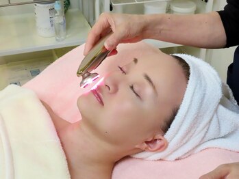 サロン ド ラン(Salon.du.RAN)の写真/しみ/しわ/たるみでお悩みの方必見◎目元、口元、額、ほうれい線などのおシワ改善×リフトアップで小顔に☆