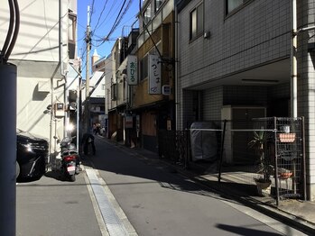 はあとねいる 門前仲町店/まっすぐ行き最初の十字路を左へ