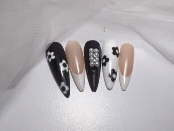 エレガ(ELEGA)の写真/【スカルプ対応】深爪・チビ爪さんもトレンドのロングネイルを楽しめるスカルプネイル★丁寧な角質ケアも◎