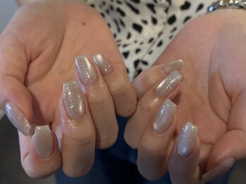 ラボテ ニュイ(laboT nuit)/ツヤんマグネット