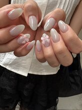 リリ ネイルアンドアイラッシュ(LiRi nail&eyelash)/キラキラホロ×リボンパーツ