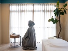 カーム(calm)/フード付きマントで全身ポカポカ