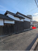 山本整体院 箕面桜井駅前院/4.左手に蔵のような建物が目印