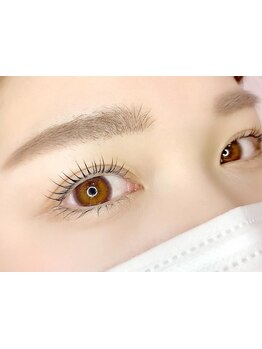 ナチュラル上品な目元にしたい