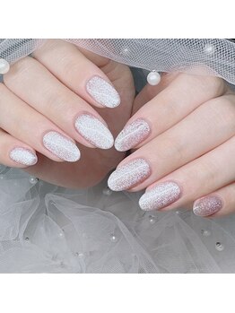 サロン アンド ルクス(Salon & Lux)の写真/抜け感×艶感で美しい指先に。丁寧なケア・技術で大人の魅力をまとうトレンドネイルはお任せください★