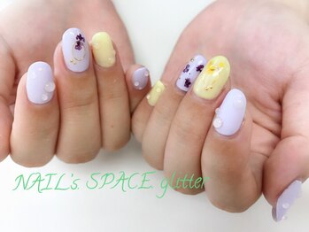 ネイルズ スペース グリッター(NAIL'S SPACE glitter)/雫ネイル&押し花