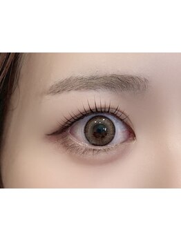 ナチュラル上品な目元にしたい