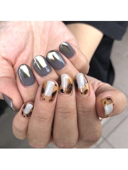 トータルサロン 白べぇーっ プラス/おしゃれショートネイル