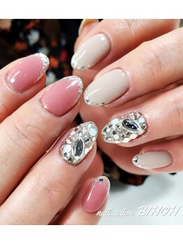 ネイルサロン ビホー/敷き詰めキラキラ