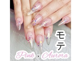 キラキラビジューネイル