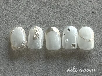 冬のホワイトネイル