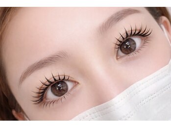 メガミ アイラッシュラウンジ(MEGAMI EYELASH LOUNGE)/韓国アイドル風パリエクデザイン