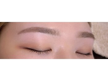 ココリラバズ(CoCoriraBuzz)/ミラノスタイルブロウリフト