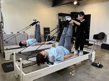 ギークピラティスクラブ(GEEK PILATES CLUB)/ペアレッスン|マシンピラティス