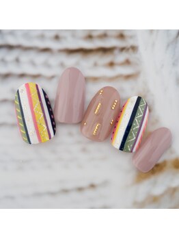 ラ カゼッタ(La casetta)/手描きストライプネイル