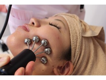 アンテイン(anthein)/小顔リフト