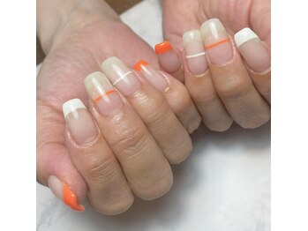 フレイムス アイラッシュ アンド ネイル(FRAMES)/orange × white