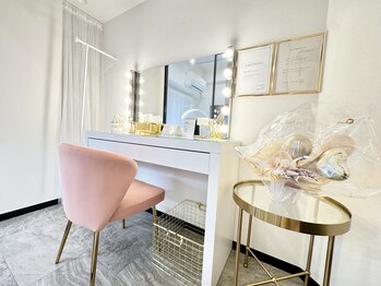 エン(enn:)/【店内】一息できるドレッサー