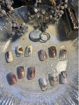 アジュールネイル 名古屋栄店(AzurNail)の写真/【オフ込シンプルデザイン¥3800/無制限ART2本付¥4300】何度でも同価格!ハンド&フットセットで料金10%OFF★