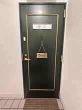 リエル(Liel)/サロン入り口です。