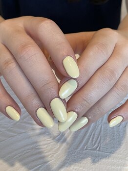 パキッとバターイエロー