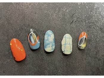 シー(SHE)/個性派ネイル