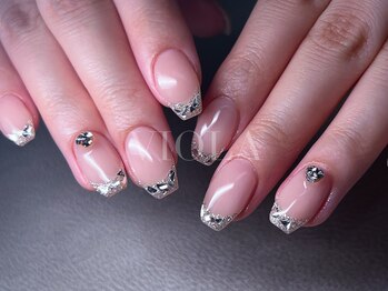 ヴィオラ(VIOLA)/カラスフレンチ/オフィスネイル