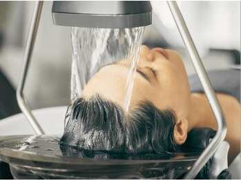 スロウ 大宮店(slow)/SNSで話題の「頭浸浴」で整う!