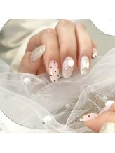 リッシュ トロワ(RICHE trois)/ガーリーネイル