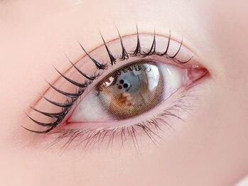 ラキ(Laki)の写真/《丁寧なカウンセリングで理想の目元に》ダメージレスまつげパーマ＊すっぴんでも自信を持てる目元に◯