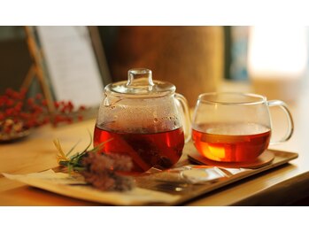 極上睡眠ヘッドセラピー あたまの休日/こだわりのお飲み物でリラックス