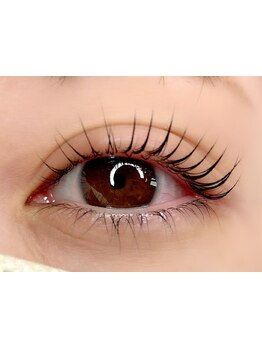 ナチュラル上品な目元にしたい