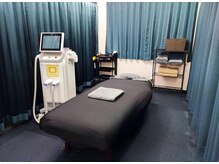 メンズディースタイル 首里店(Men's Dstyle)の雰囲気(【ゆったりした施術室】くつろいで脱毛を受けることができます。)
