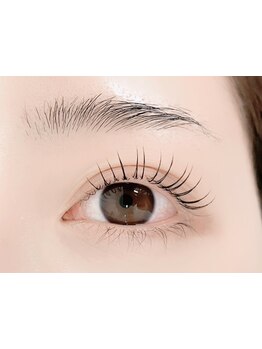 ナチュラル上品な目元にしたい