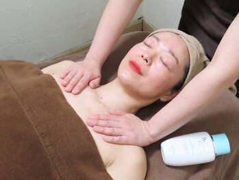 ル シェルシェ 銀座/デコルテリンパマッサージ