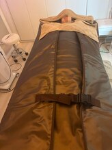 ナースのロミリンパ/遠赤外線ホツトマットで加温発汗