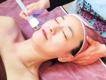 世家リラクゼーション/顔キャビテーション