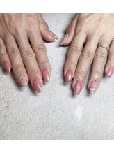 ラグネル(Luxnal)/細ラメフレンチネイル